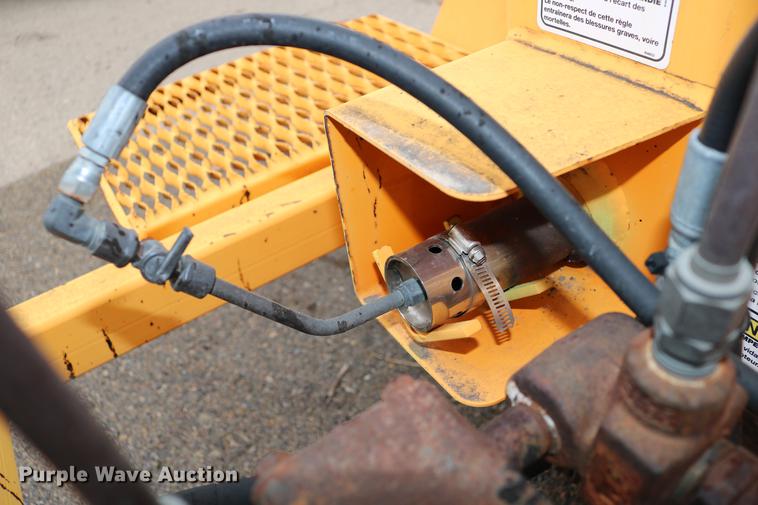 image for item DB6583 2006 LeeBoy L150T asphalt distributor