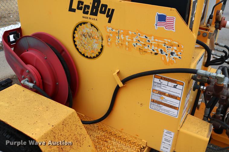 image for item DB6583 2006 LeeBoy L150T asphalt distributor