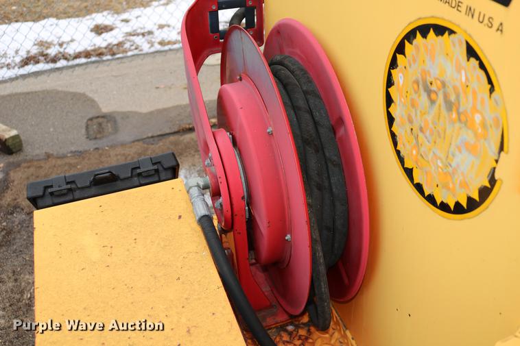 image for item DB6583 2006 LeeBoy L150T asphalt distributor