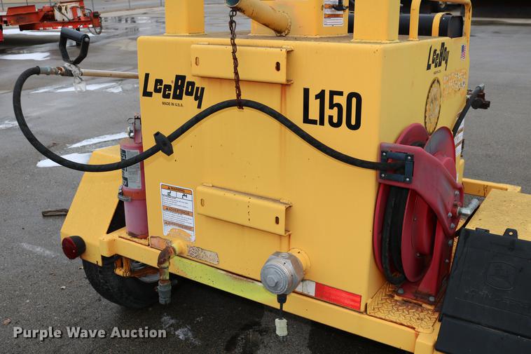 image for item DB6583 2006 LeeBoy L150T asphalt distributor