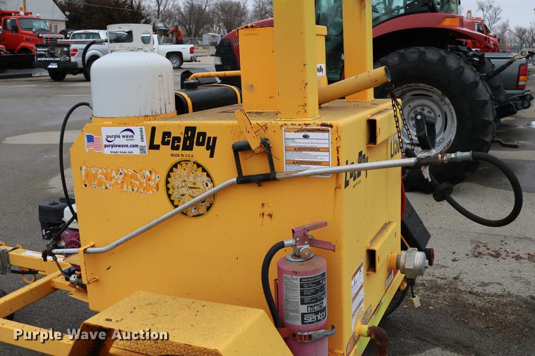 image for item DB6583 2006 LeeBoy L150T asphalt distributor