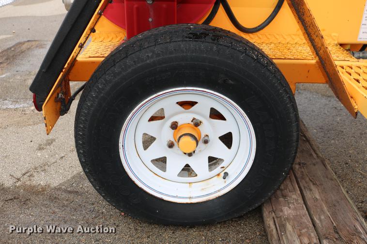 image for item DB6583 2006 LeeBoy L150T asphalt distributor