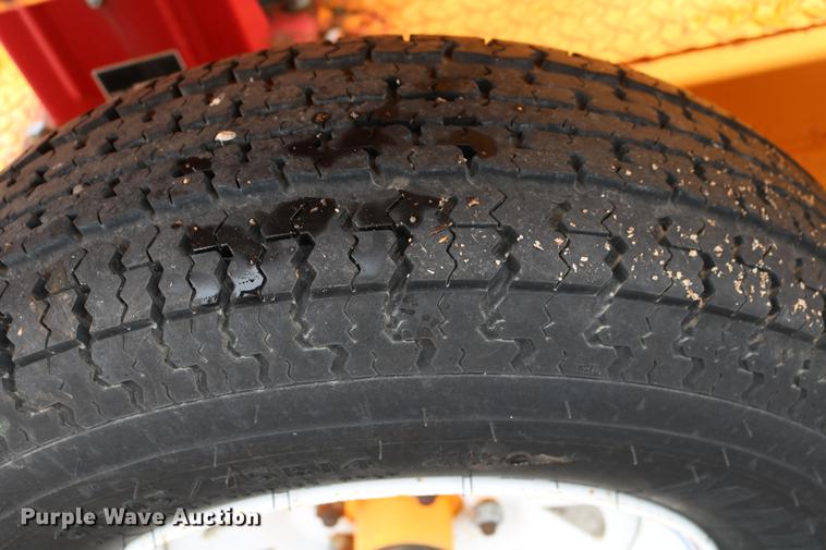 image for item DB6583 2006 LeeBoy L150T asphalt distributor