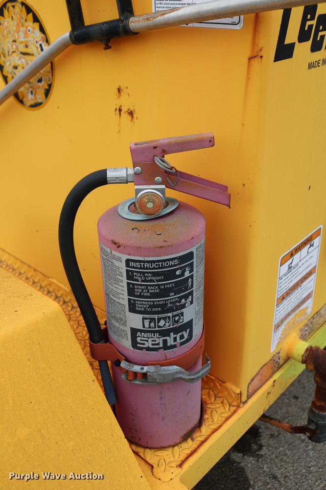 image for item DB6583 2006 LeeBoy L150T asphalt distributor