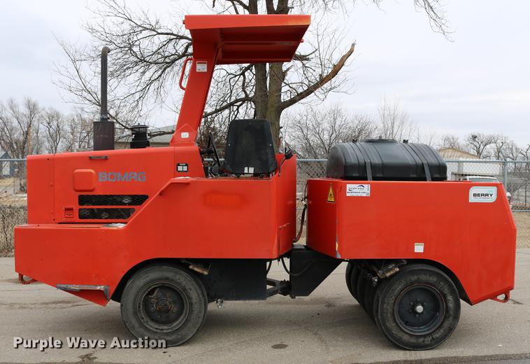 image for item DB6584 2000 Bomag BW11RH pneumatic roller