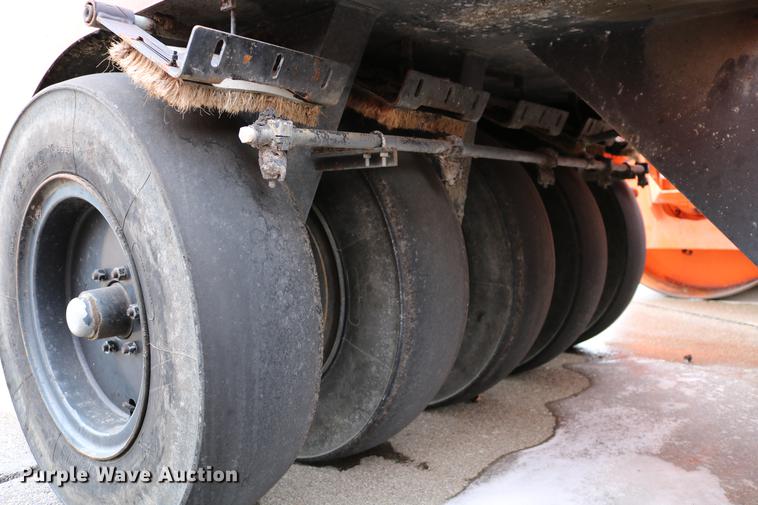 image for item DB6584 2000 Bomag BW11RH pneumatic roller