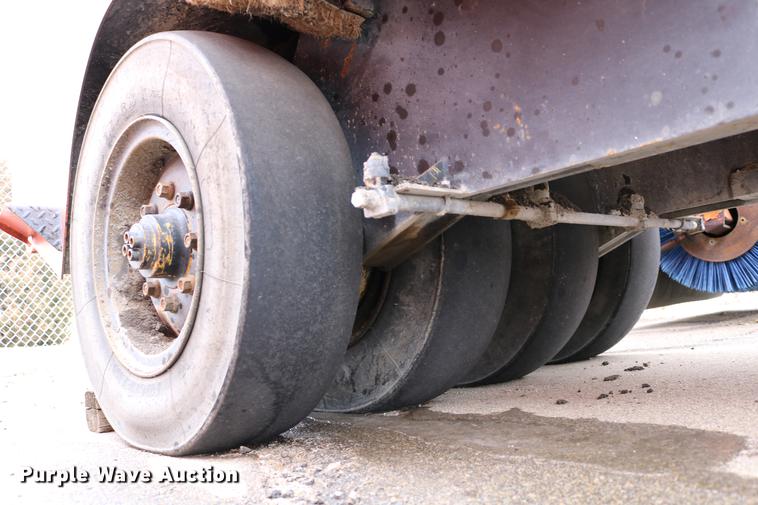 image for item DB6584 2000 Bomag BW11RH pneumatic roller