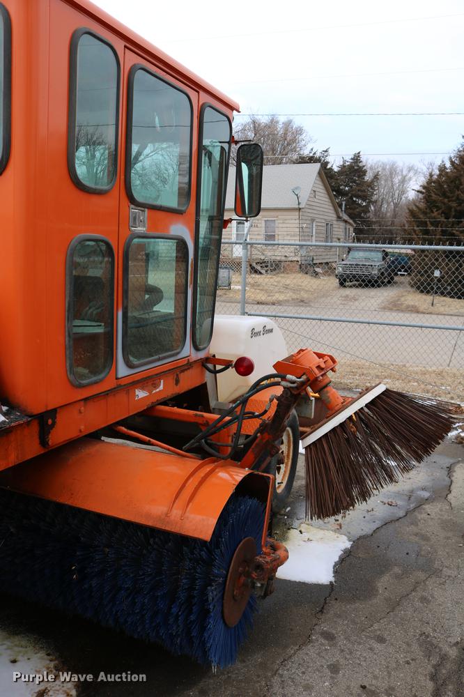 image for item DB6585 2006 Broce RJ350 broom