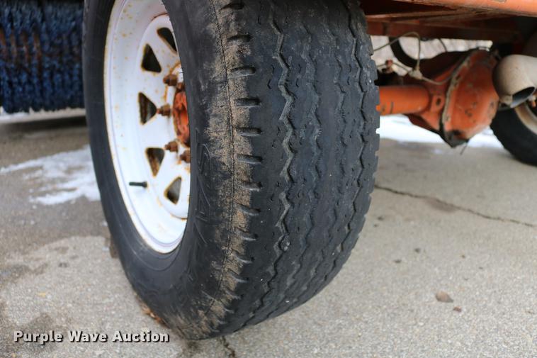 image for item DB6585 2006 Broce RJ350 broom