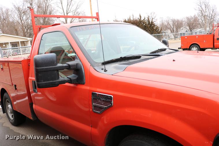image for item DB6586 2008 Ford F250 Super Duty utility bed pickup truck