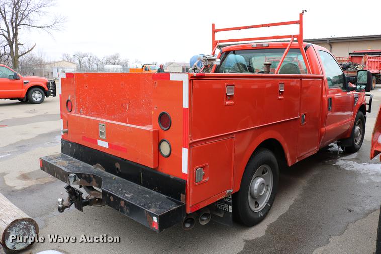 image for item DB6586 2008 Ford F250 Super Duty utility bed pickup truck