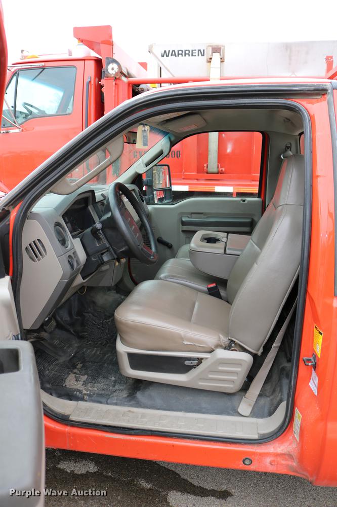 image for item DB6586 2008 Ford F250 Super Duty utility bed pickup truck