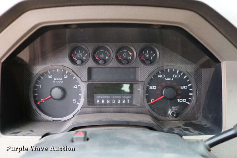 image for item DB6586 2008 Ford F250 Super Duty utility bed pickup truck