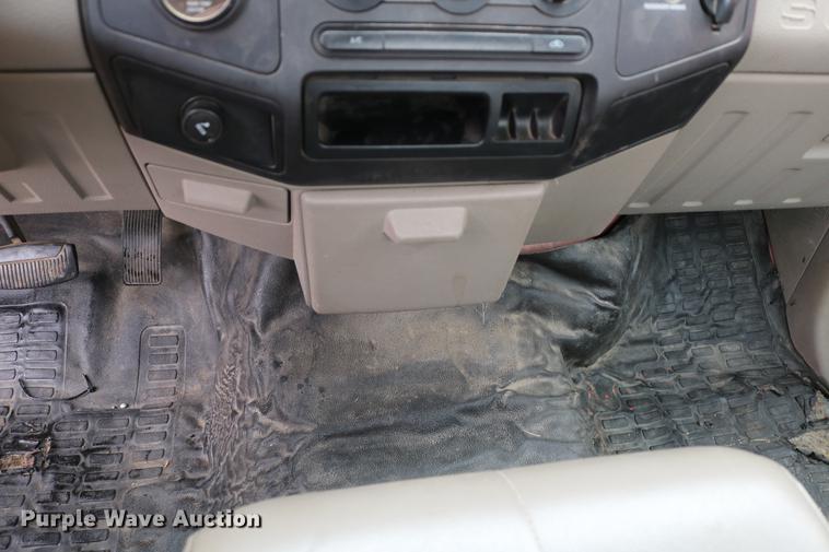 image for item DB6586 2008 Ford F250 Super Duty utility bed pickup truck