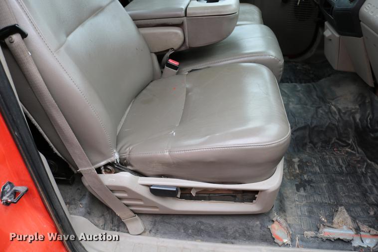 image for item DB6586 2008 Ford F250 Super Duty utility bed pickup truck