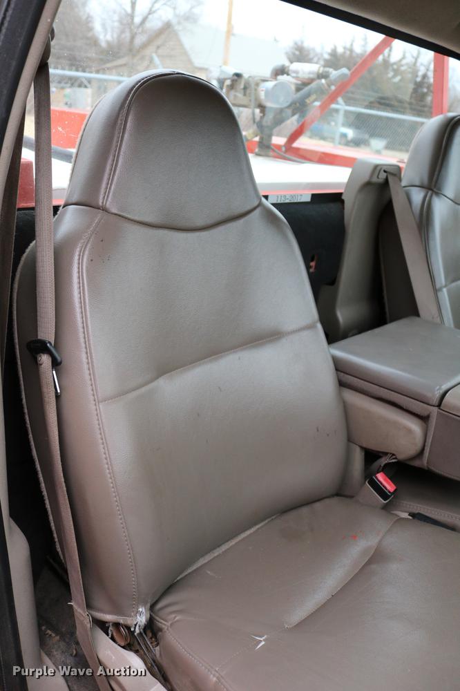 image for item DB6586 2008 Ford F250 Super Duty utility bed pickup truck