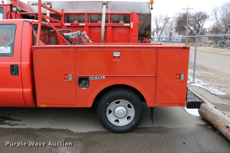 image for item DB6586 2008 Ford F250 Super Duty utility bed pickup truck