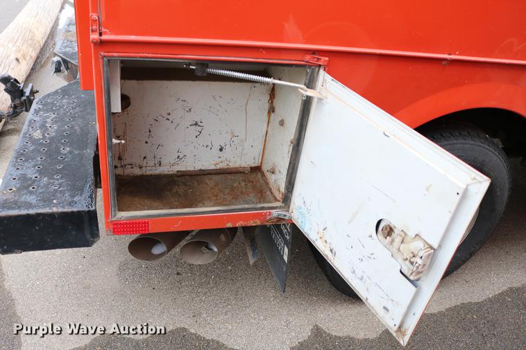 image for item DB6586 2008 Ford F250 Super Duty utility bed pickup truck