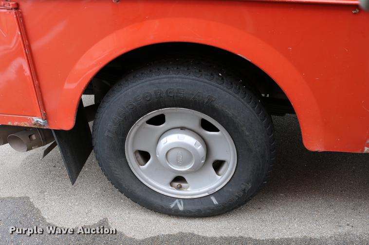 image for item DB6586 2008 Ford F250 Super Duty utility bed pickup truck