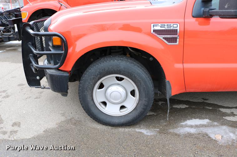 image for item DB6586 2008 Ford F250 Super Duty utility bed pickup truck