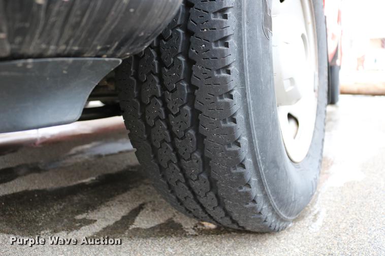 image for item DB6586 2008 Ford F250 Super Duty utility bed pickup truck