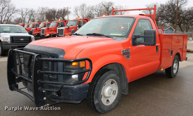 image for item DB6587 2008 Ford F250 Super Duty utility bed pickup truck