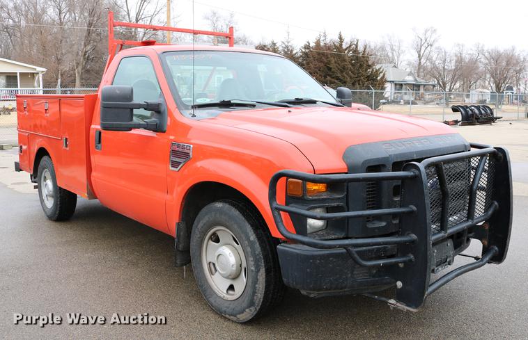 image for item DB6587 2008 Ford F250 Super Duty utility bed pickup truck