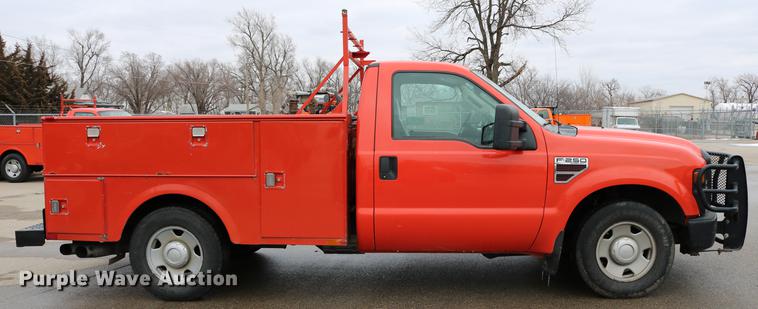 image for item DB6587 2008 Ford F250 Super Duty utility bed pickup truck