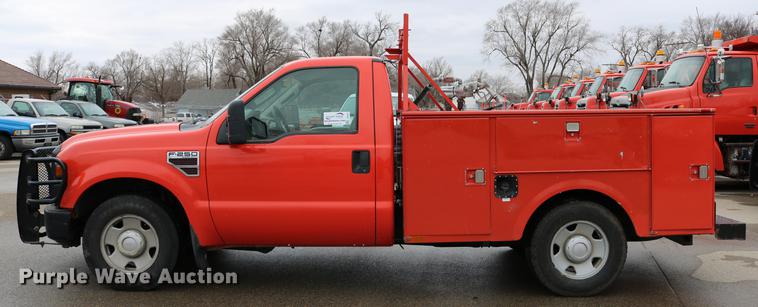 image for item DB6587 2008 Ford F250 Super Duty utility bed pickup truck