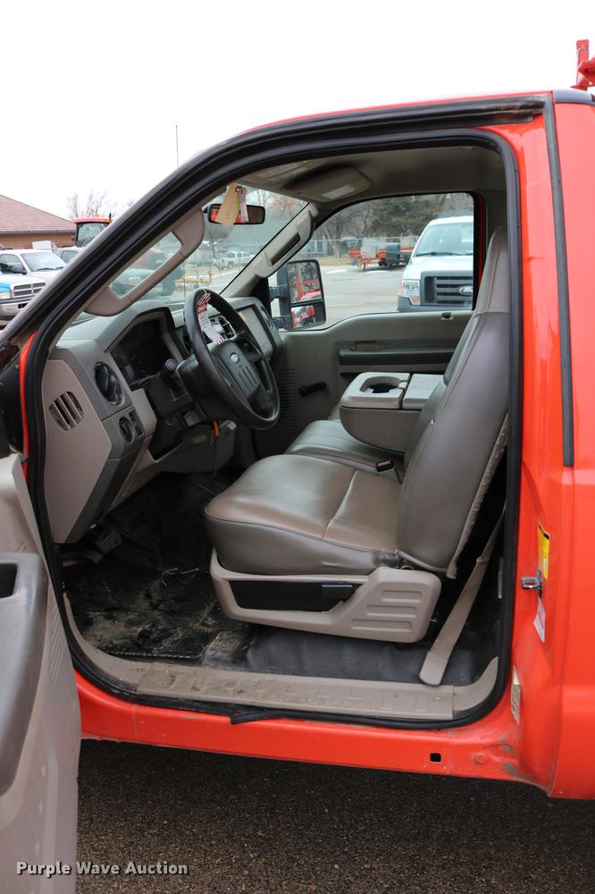 image for item DB6587 2008 Ford F250 Super Duty utility bed pickup truck