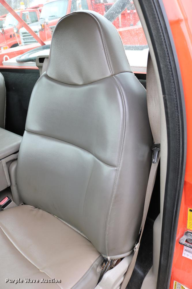 image for item DB6587 2008 Ford F250 Super Duty utility bed pickup truck