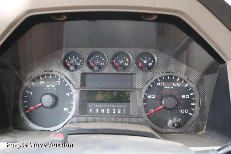 image for item DB6587 2008 Ford F250 Super Duty utility bed pickup truck