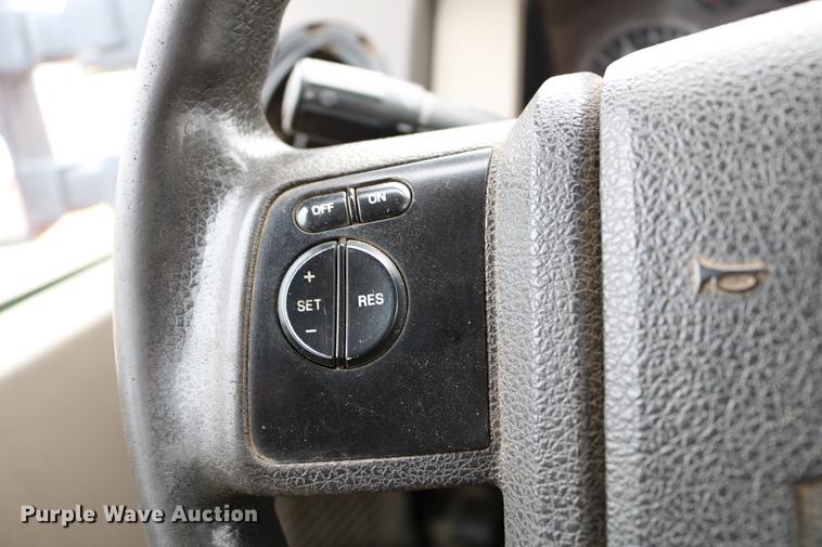 image for item DB6587 2008 Ford F250 Super Duty utility bed pickup truck