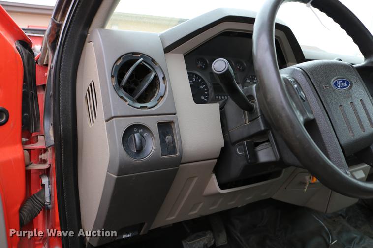 image for item DB6587 2008 Ford F250 Super Duty utility bed pickup truck