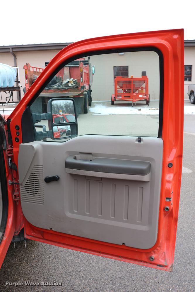 image for item DB6587 2008 Ford F250 Super Duty utility bed pickup truck