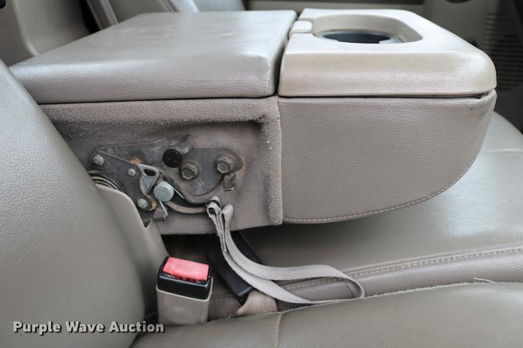 image for item DB6587 2008 Ford F250 Super Duty utility bed pickup truck