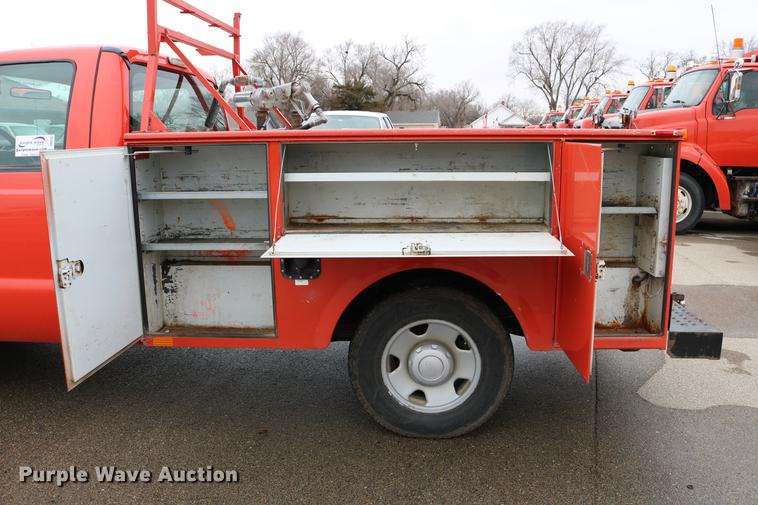 image for item DB6587 2008 Ford F250 Super Duty utility bed pickup truck