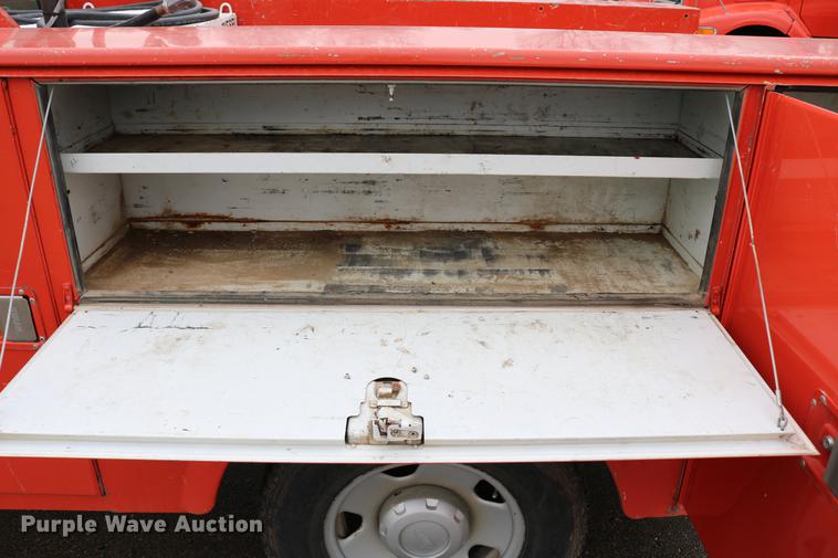 image for item DB6587 2008 Ford F250 Super Duty utility bed pickup truck