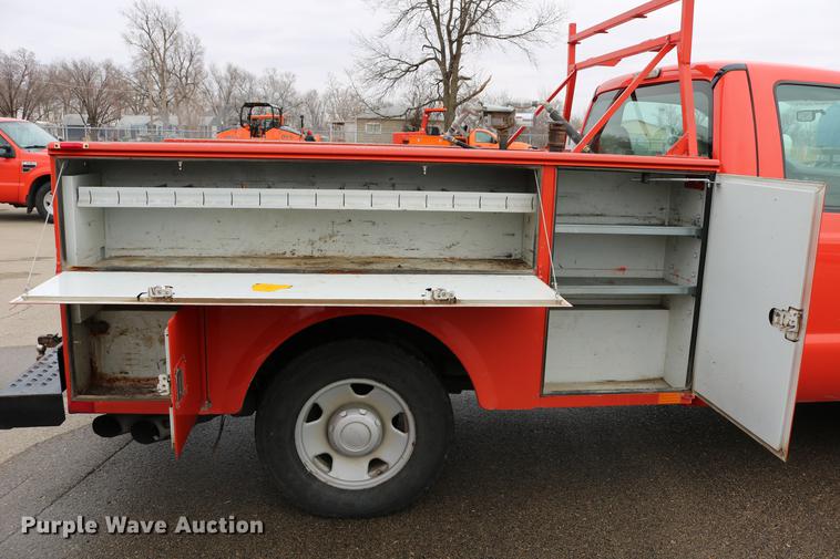 image for item DB6587 2008 Ford F250 Super Duty utility bed pickup truck