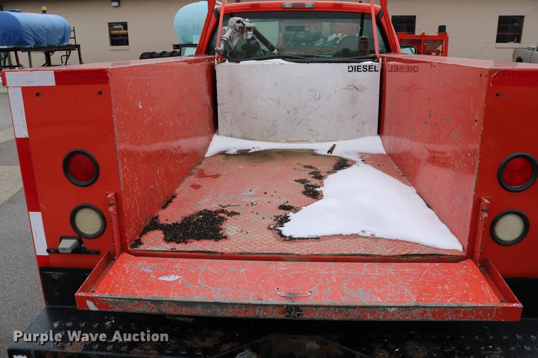 image for item DB6587 2008 Ford F250 Super Duty utility bed pickup truck