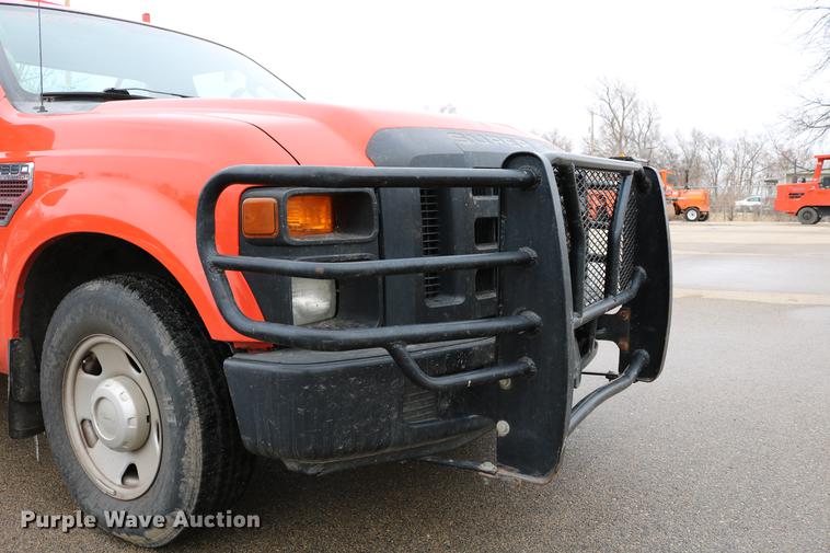 image for item DB6587 2008 Ford F250 Super Duty utility bed pickup truck