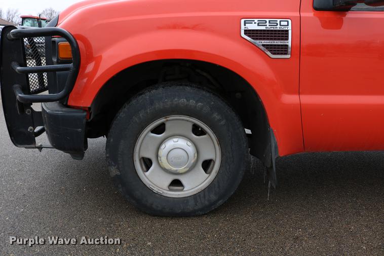 image for item DB6587 2008 Ford F250 Super Duty utility bed pickup truck