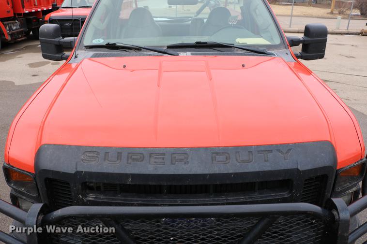 image for item DB6587 2008 Ford F250 Super Duty utility bed pickup truck