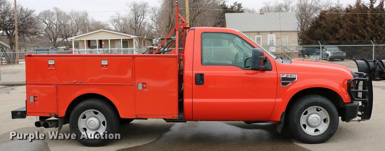 image for item DB6588 2008 Ford F250 Super Duty utility bed pickup truck