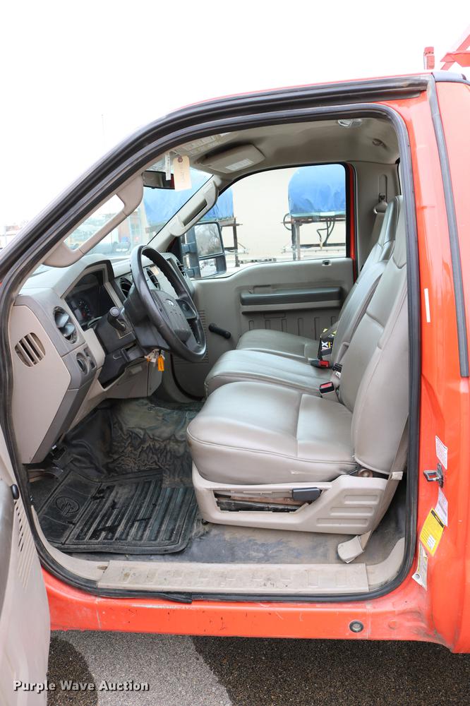 image for item DB6588 2008 Ford F250 Super Duty utility bed pickup truck