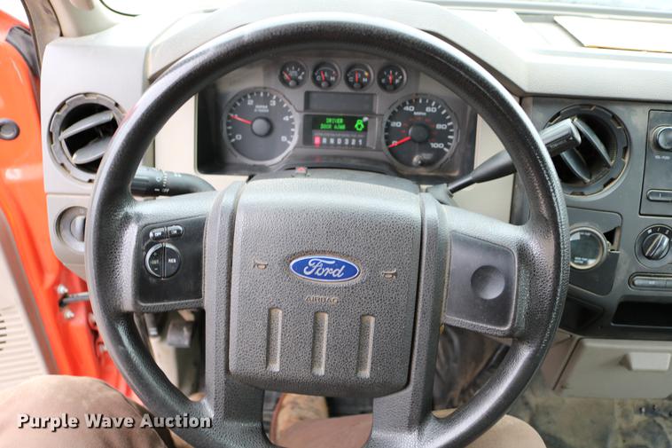 image for item DB6588 2008 Ford F250 Super Duty utility bed pickup truck