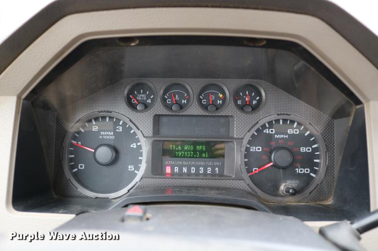 image for item DB6588 2008 Ford F250 Super Duty utility bed pickup truck