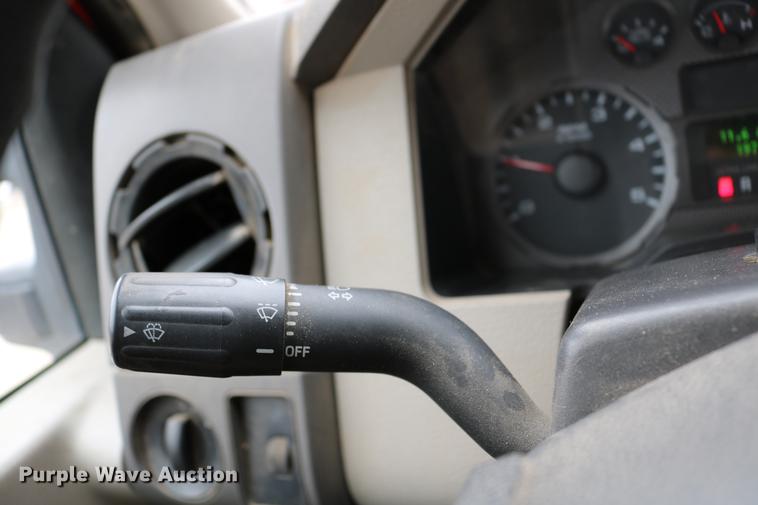 image for item DB6588 2008 Ford F250 Super Duty utility bed pickup truck