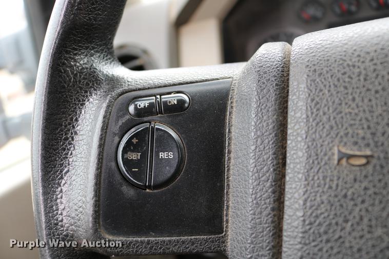 image for item DB6588 2008 Ford F250 Super Duty utility bed pickup truck