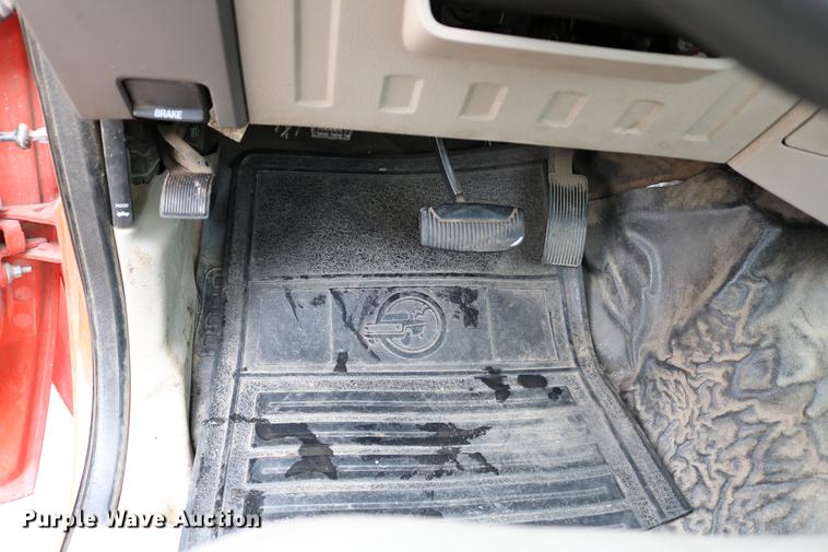 image for item DB6588 2008 Ford F250 Super Duty utility bed pickup truck